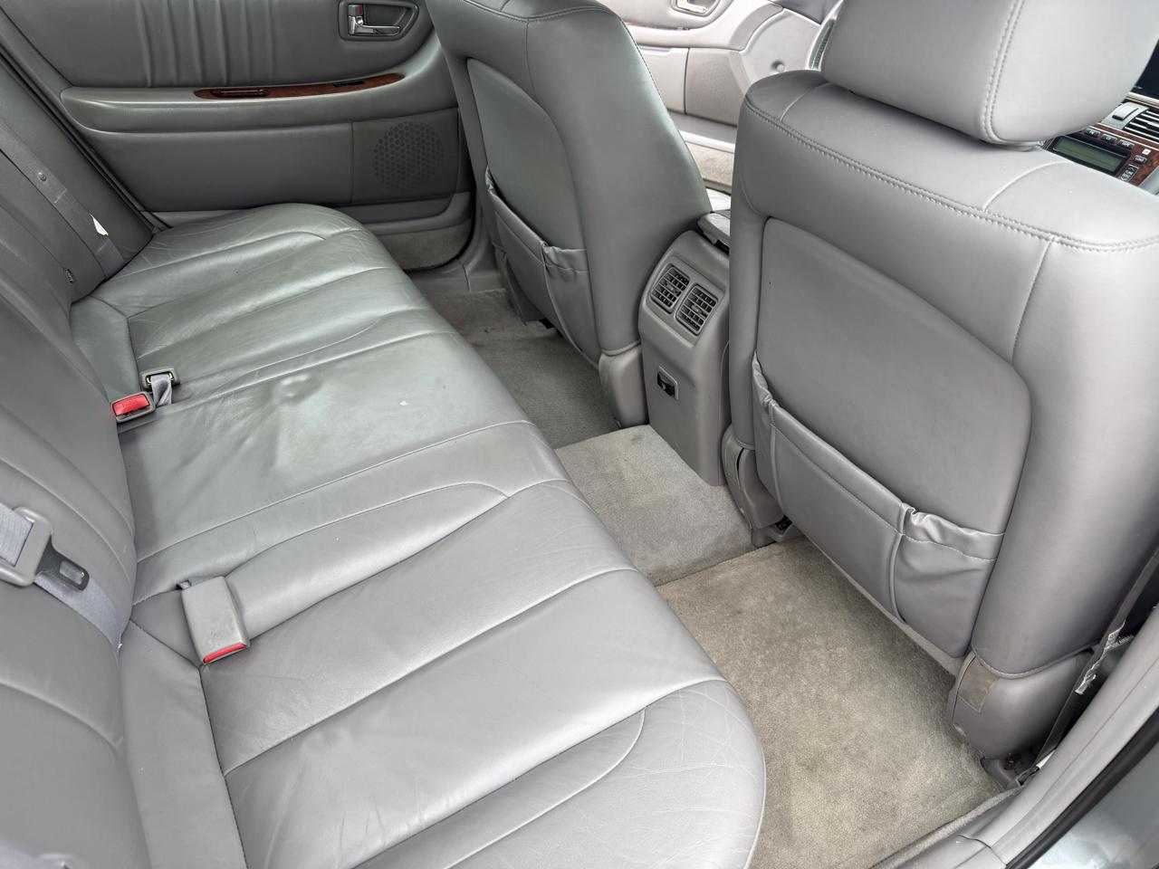 Toyota Avalon XL 2004