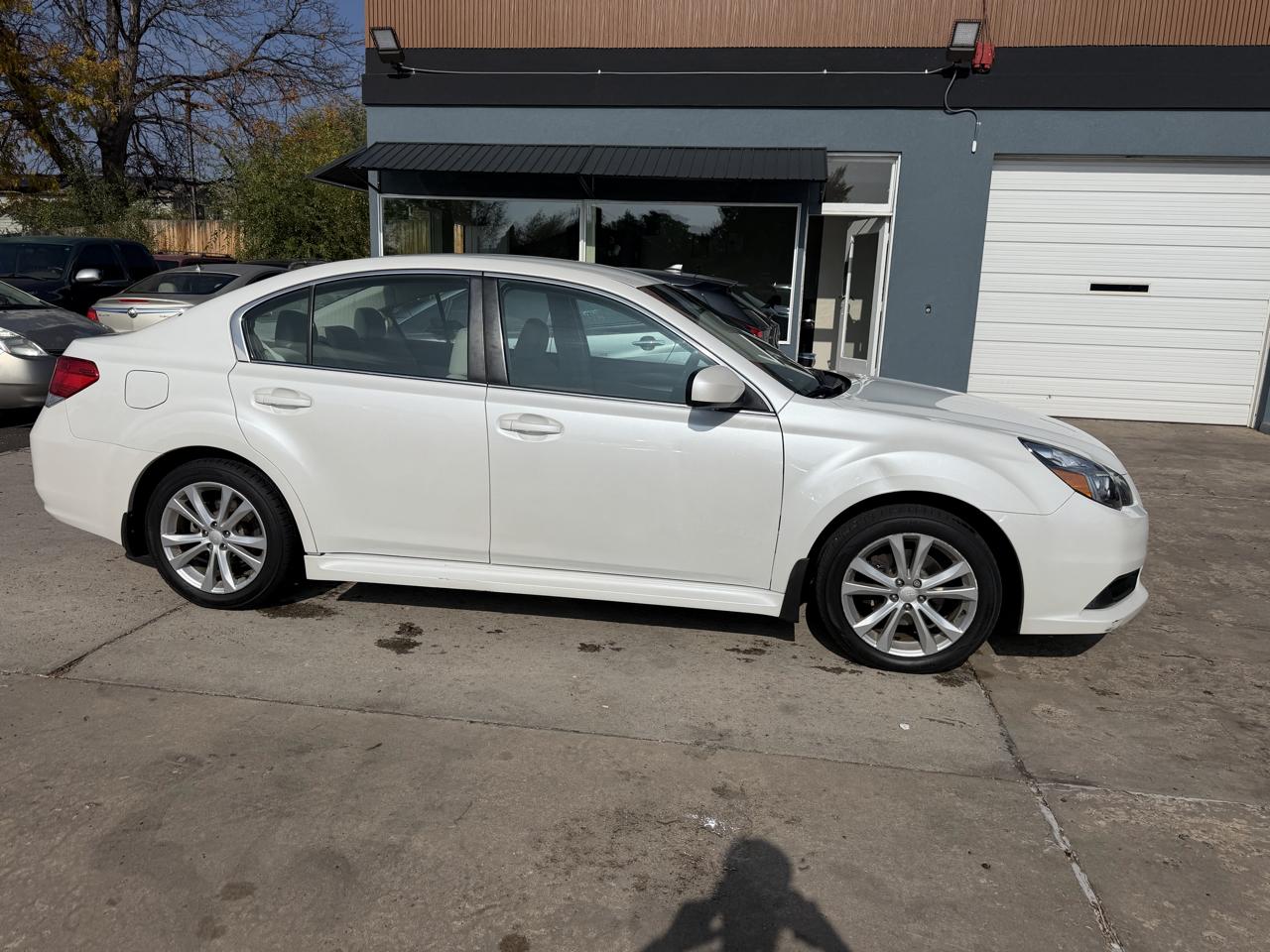 Subaru Legacy 2.5i Premium 2013