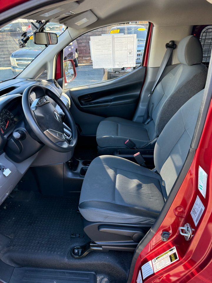 Nissan NV 200 SV Cargo Van 2019