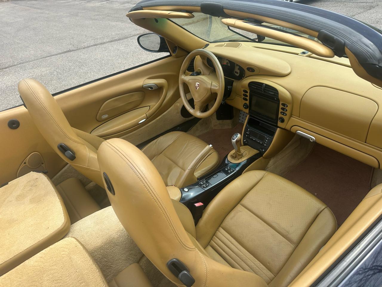 Porsche 911 Carrera Cabriolet 2003