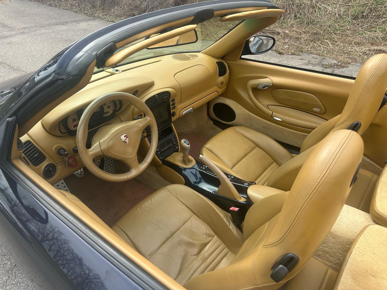Porsche 911 Carrera Cabriolet 2003