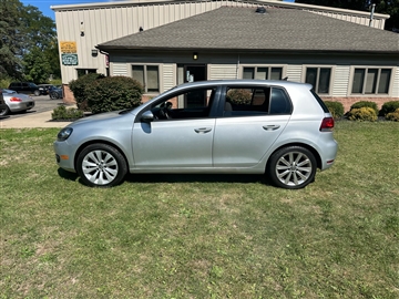 2012 Volkswagen Golf 2.0L TDI w/Tech Package 4 Door