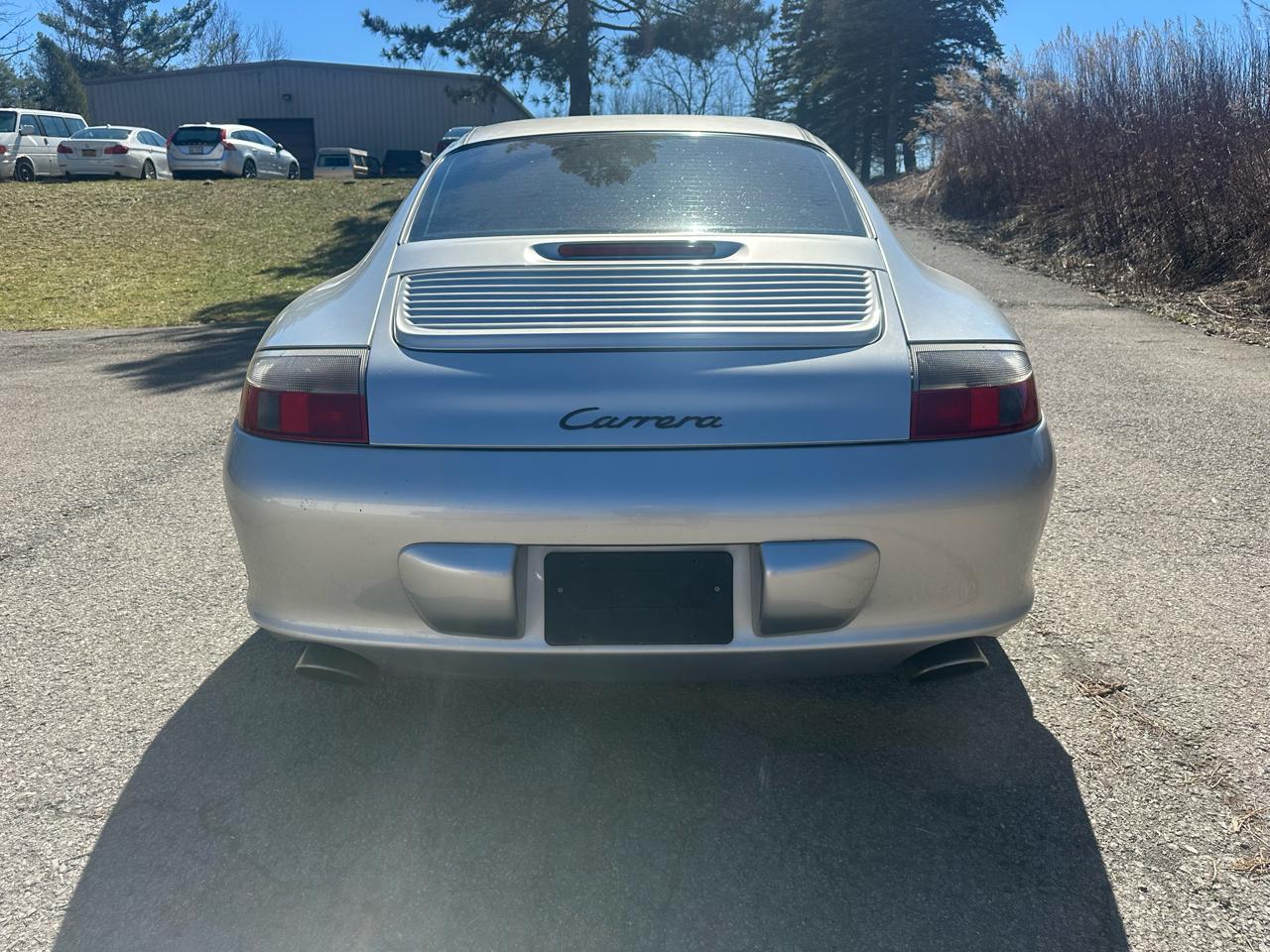 Porsche 911 Carrera Coupe 2004