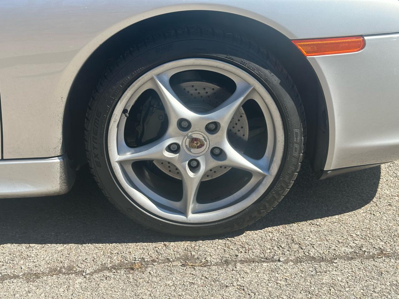 Porsche 911 Carrera Coupe 2004