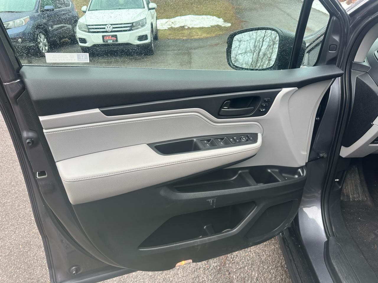 Honda Odyssey EX w/ Leather DVD and Navigation 2019