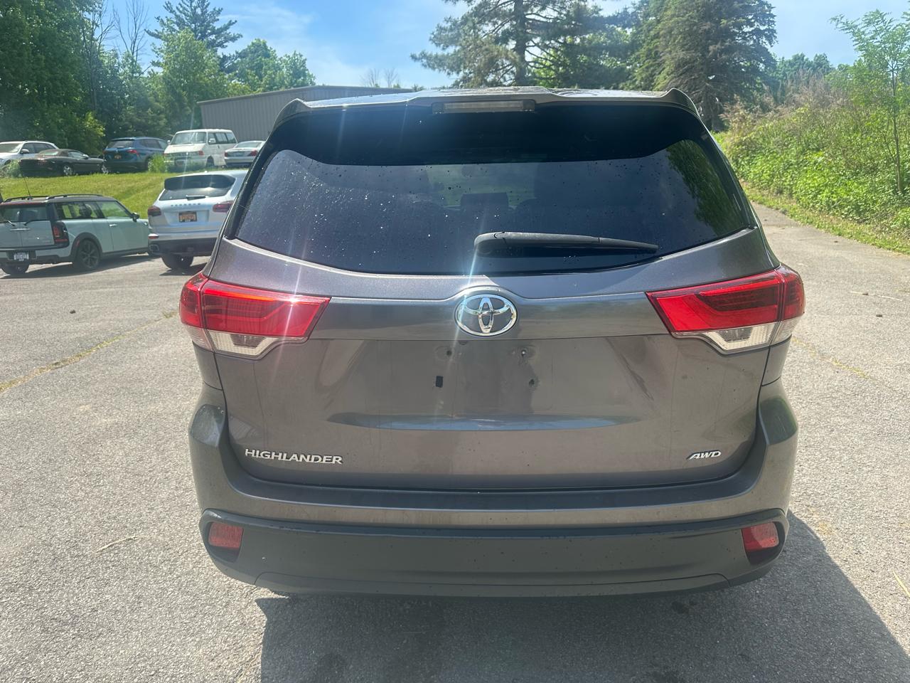 Toyota Highlander LE Plus AWD V6 2017