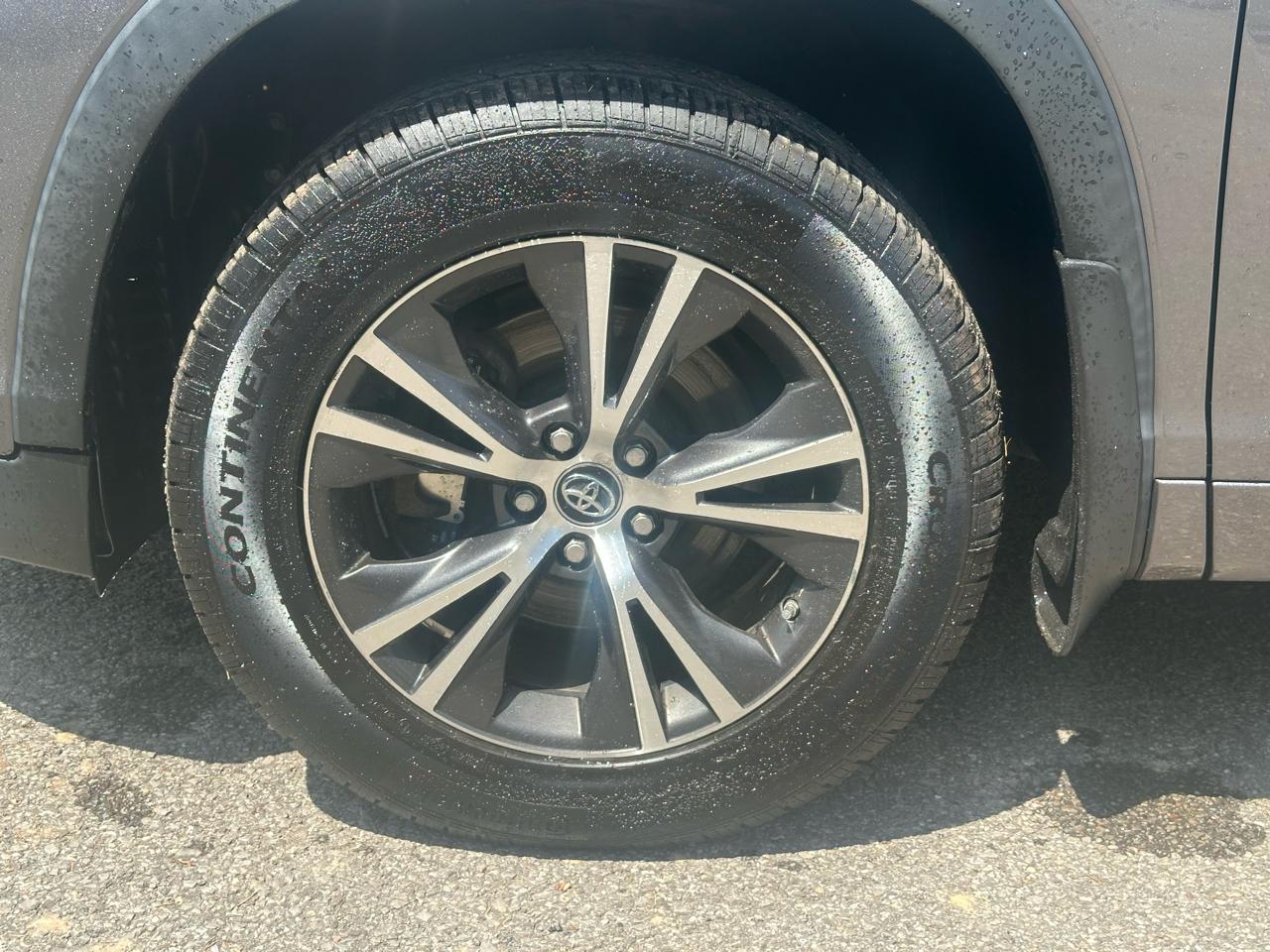 Toyota Highlander LE Plus AWD V6 2017