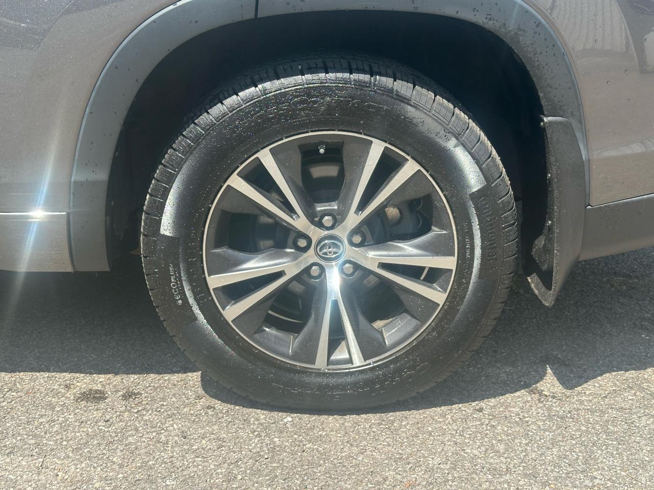Toyota Highlander LE Plus AWD V6 2017