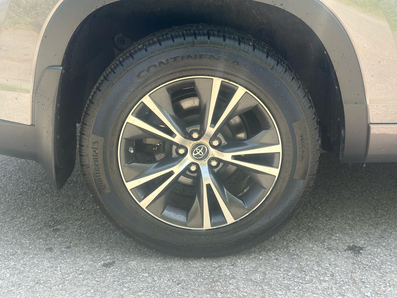 Toyota Highlander LE Plus AWD V6 2017