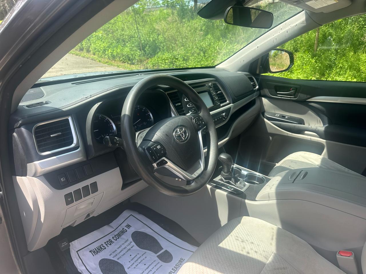 Toyota Highlander LE Plus AWD V6 2017