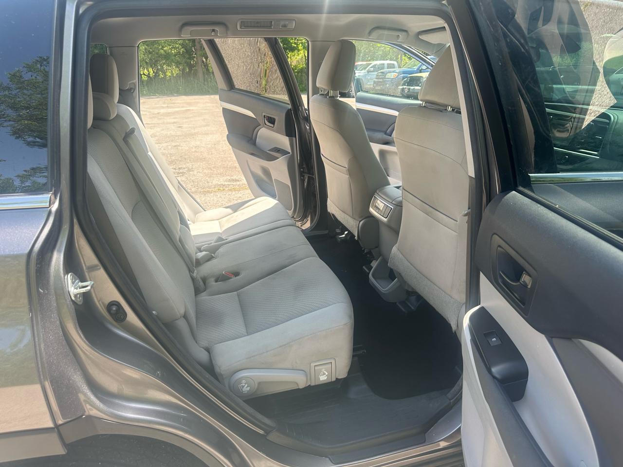 Toyota Highlander LE Plus AWD V6 2017