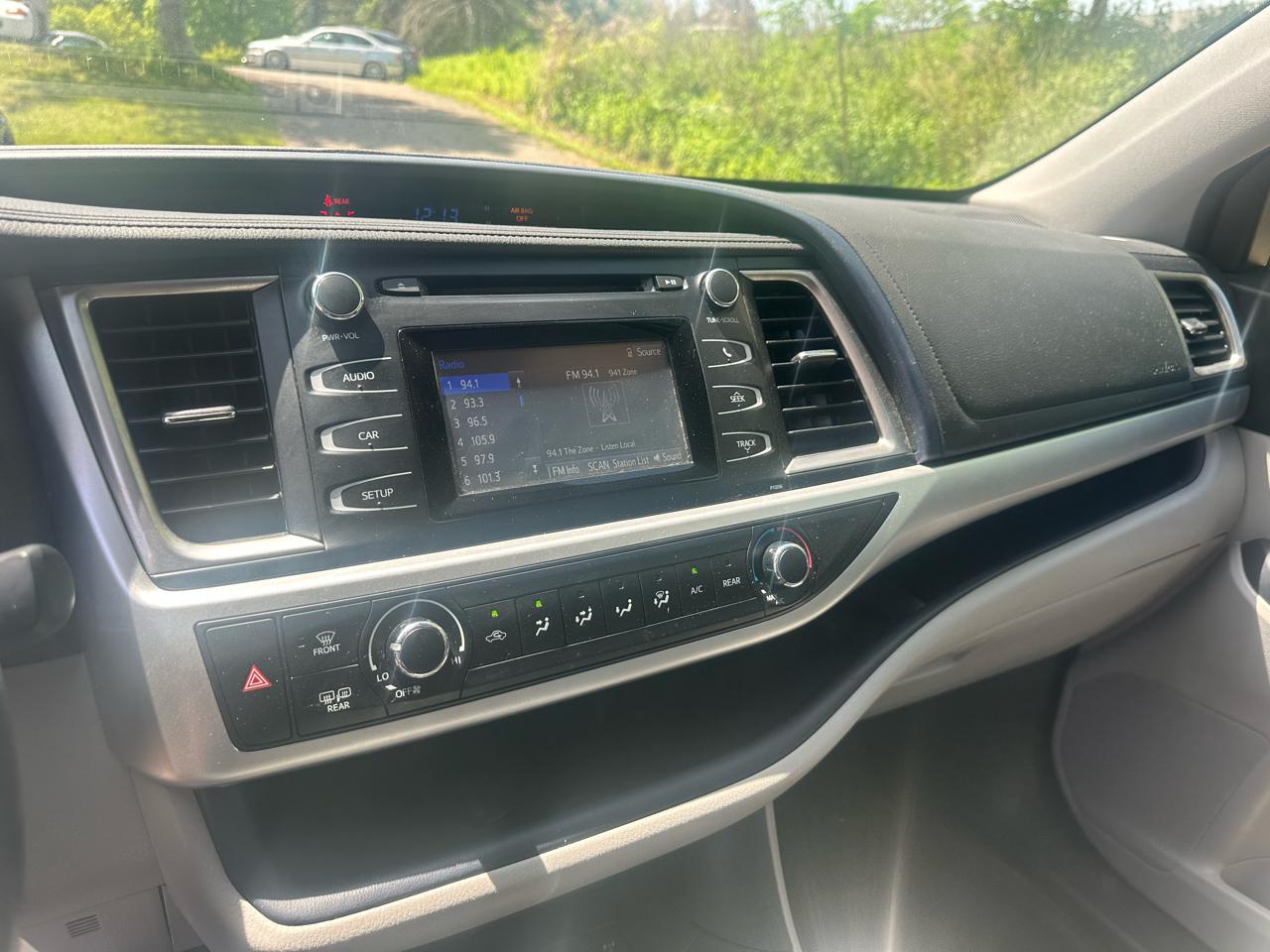 Toyota Highlander LE Plus AWD V6 2017