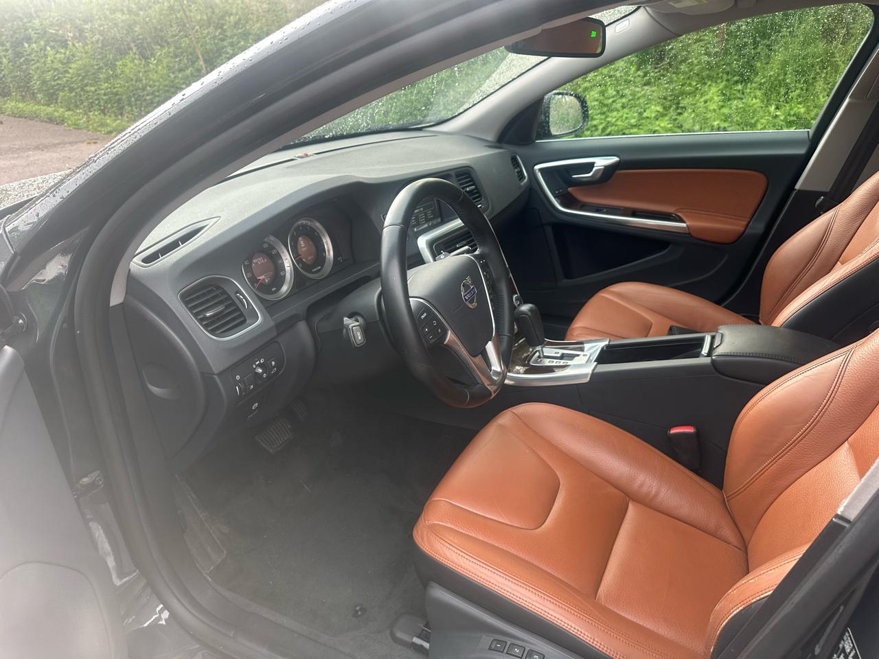 Volvo S60 T5 2012
