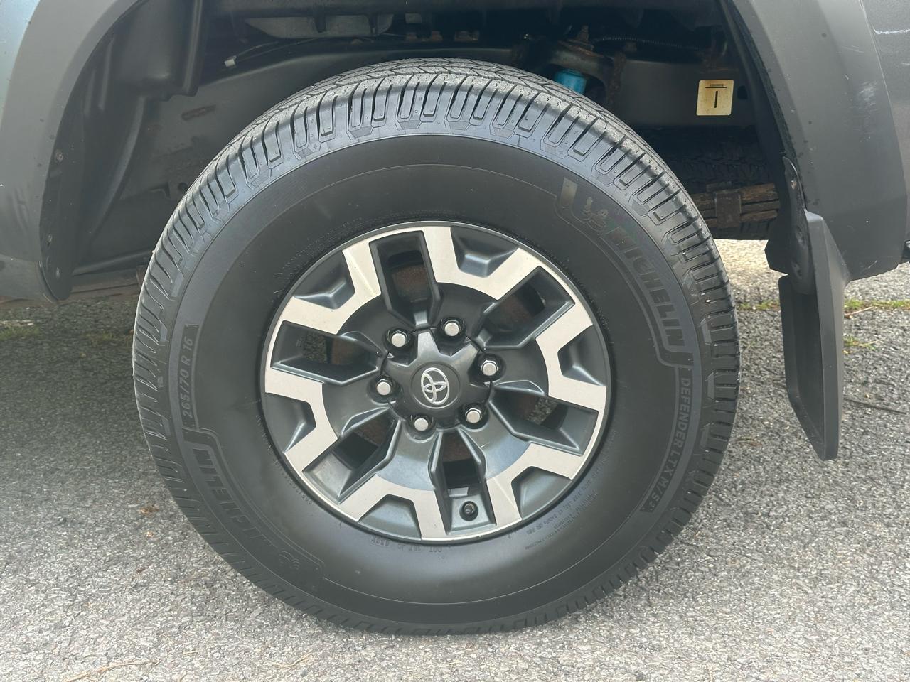 Toyota Tacoma SR5 Double Cab Super Long Bed V6 6AT 4WD 2017