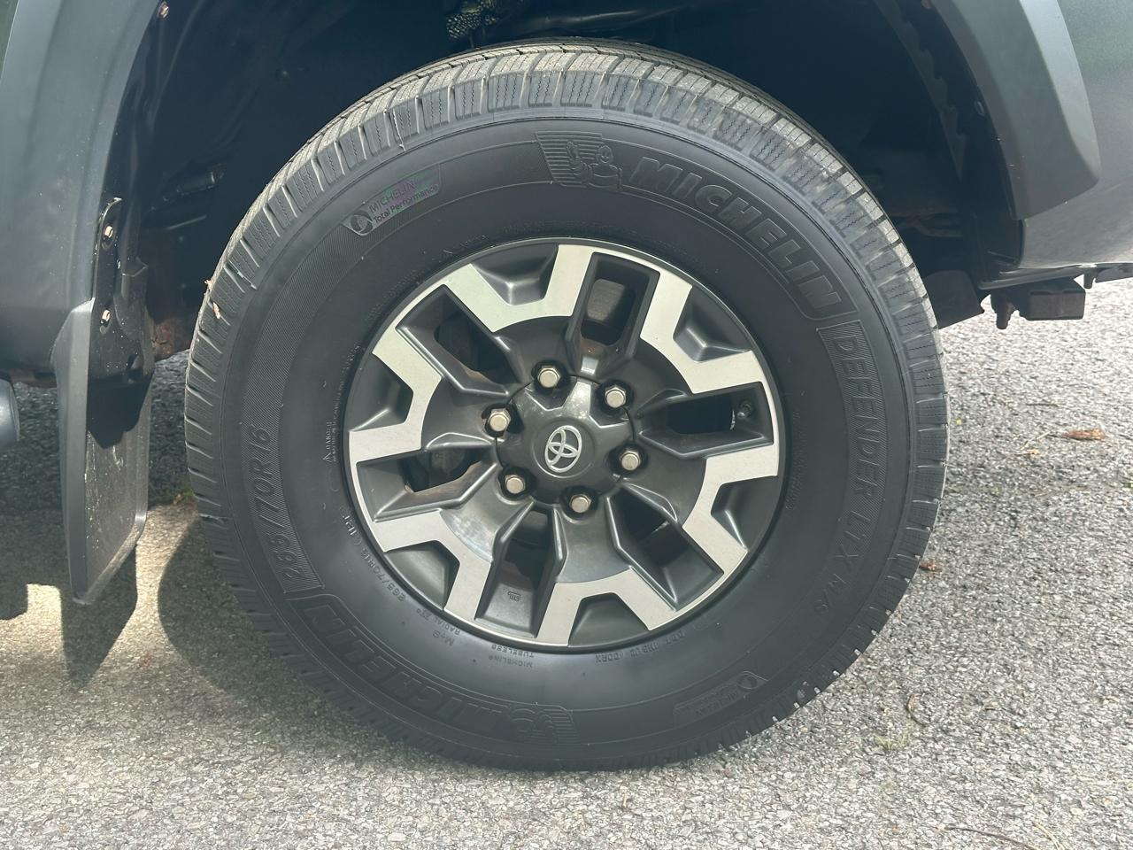 Toyota Tacoma SR5 Double Cab Super Long Bed V6 6AT 4WD 2017