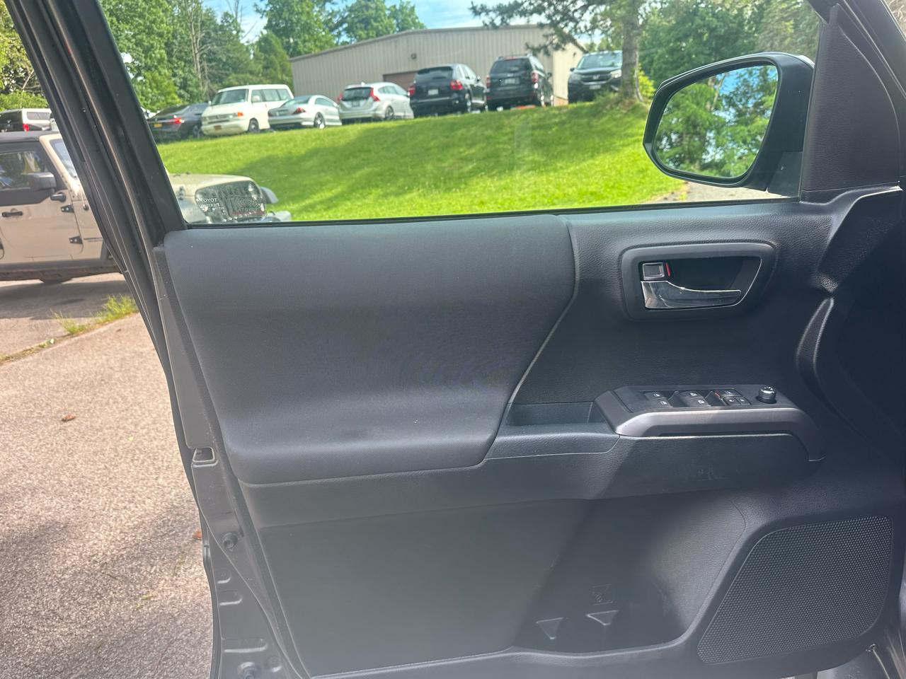 Toyota Tacoma SR5 Double Cab Super Long Bed V6 6AT 4WD 2017