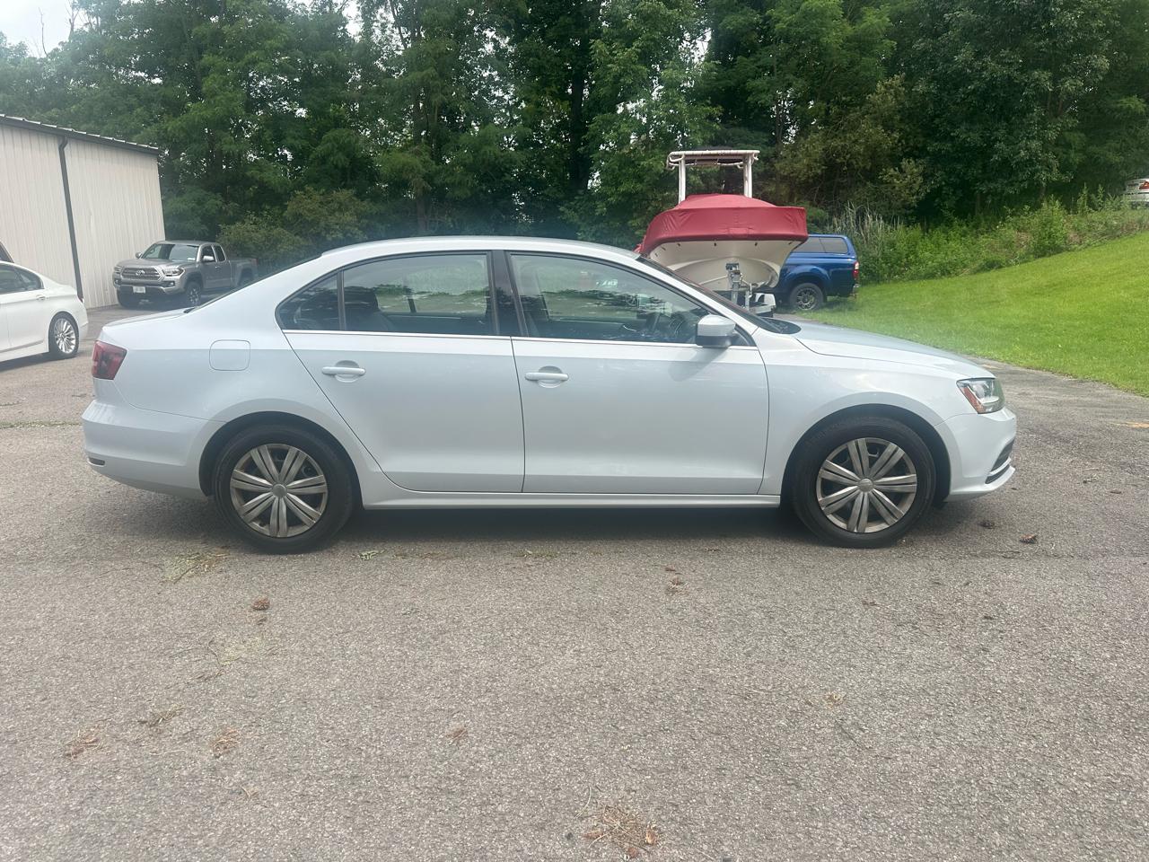 Volkswagen Jetta 1.4T S 6A 2017