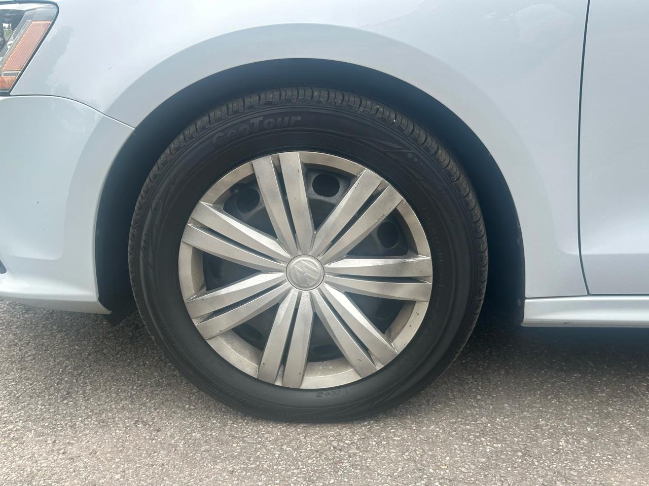 Volkswagen Jetta 1.4T S 6A 2017