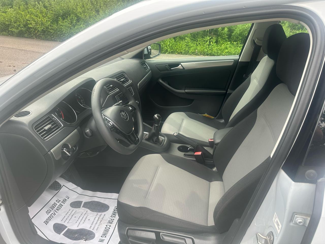 Volkswagen Jetta 1.4T S 6A 2017