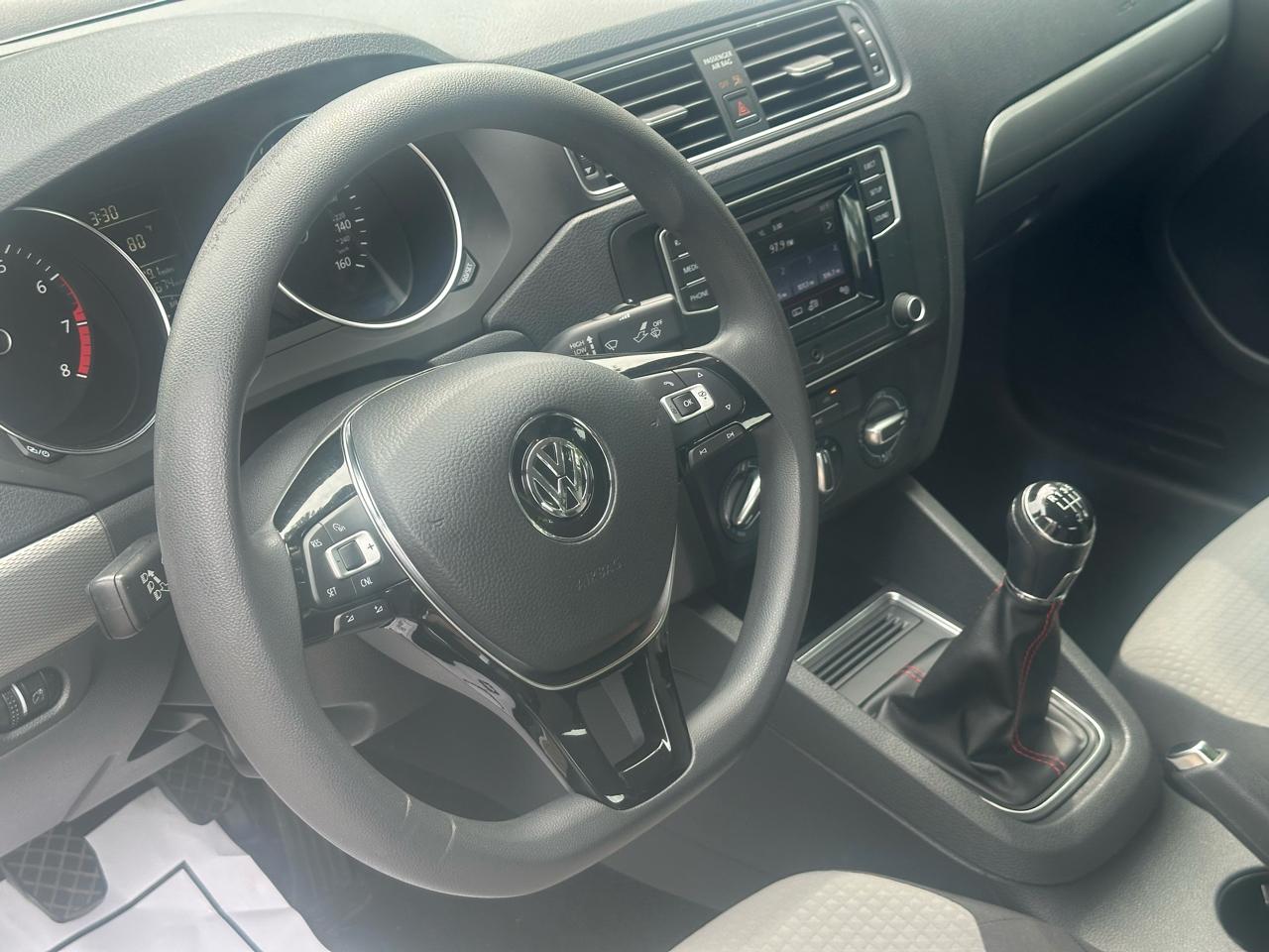Volkswagen Jetta 1.4T S 6A 2017