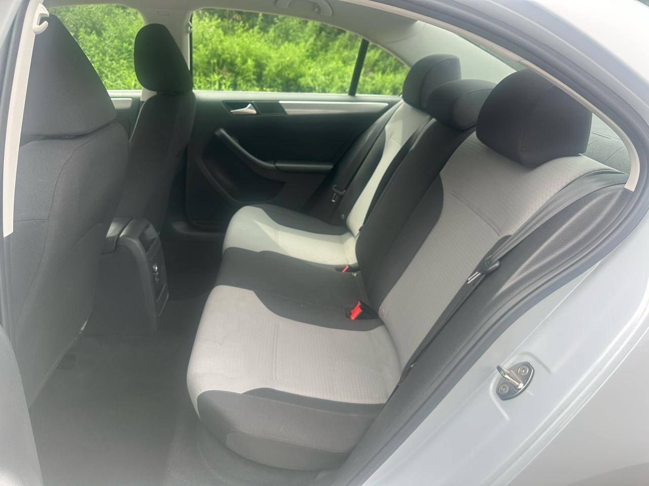 Volkswagen Jetta 1.4T S 6A 2017
