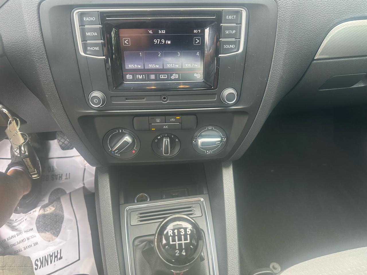Volkswagen Jetta 1.4T S 6A 2017