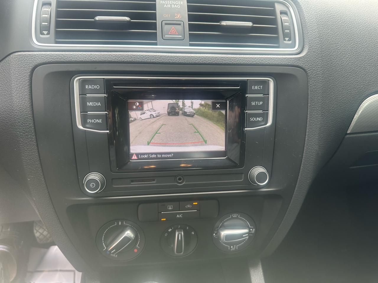 Volkswagen Jetta 1.4T S 6A 2017