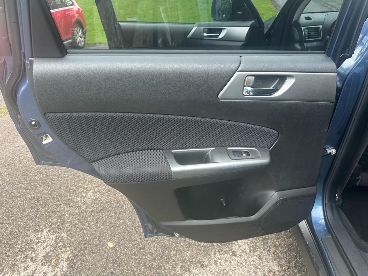 Subaru Forester 2.5X Premium 2012