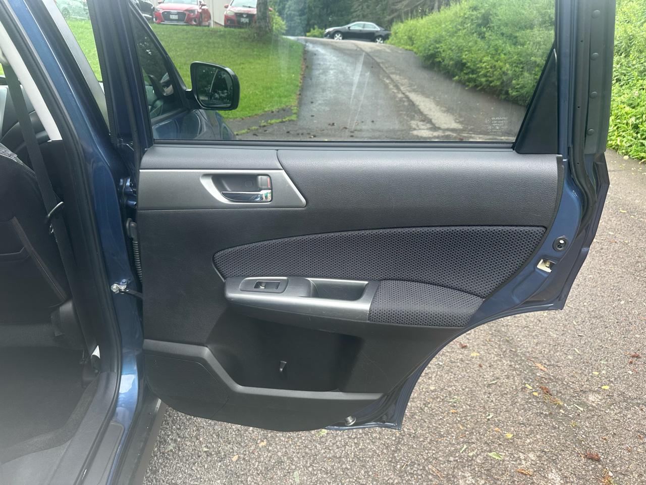 Subaru Forester 2.5X Premium 2012