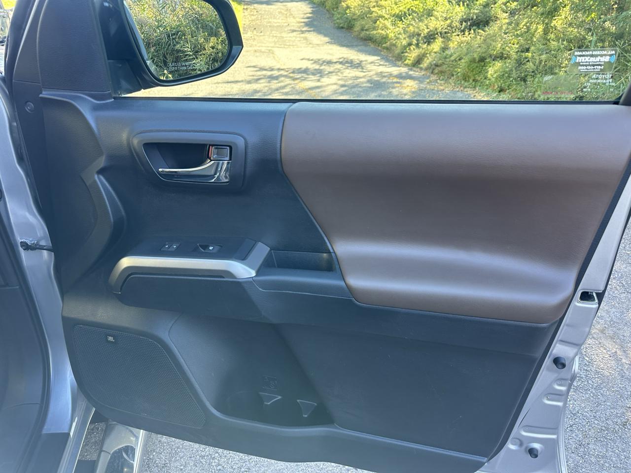 Toyota Tacoma Limited Double Cab V6 6AT 4WD 2017