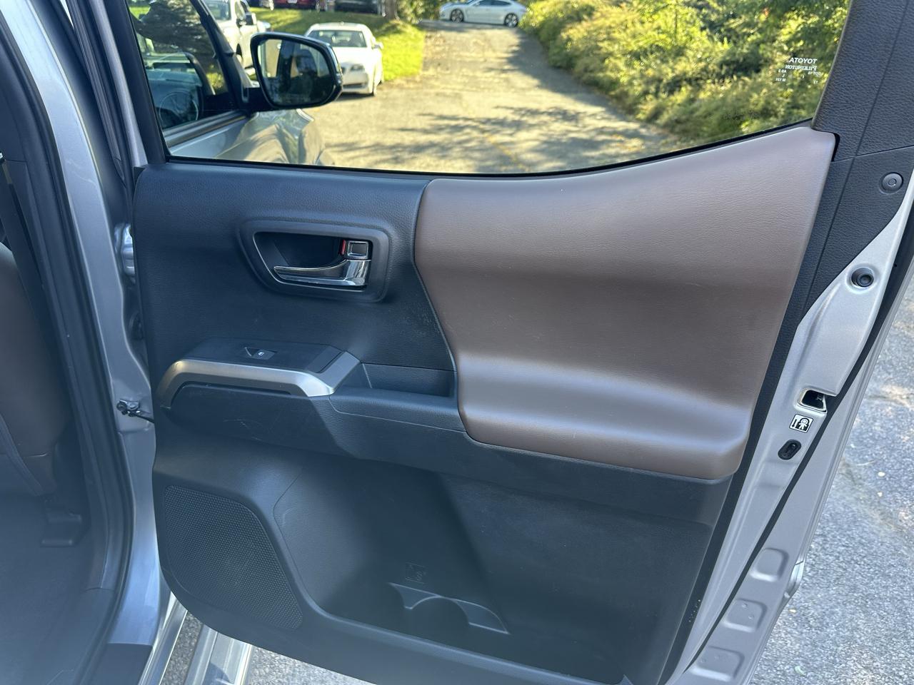Toyota Tacoma Limited Double Cab V6 6AT 4WD 2017