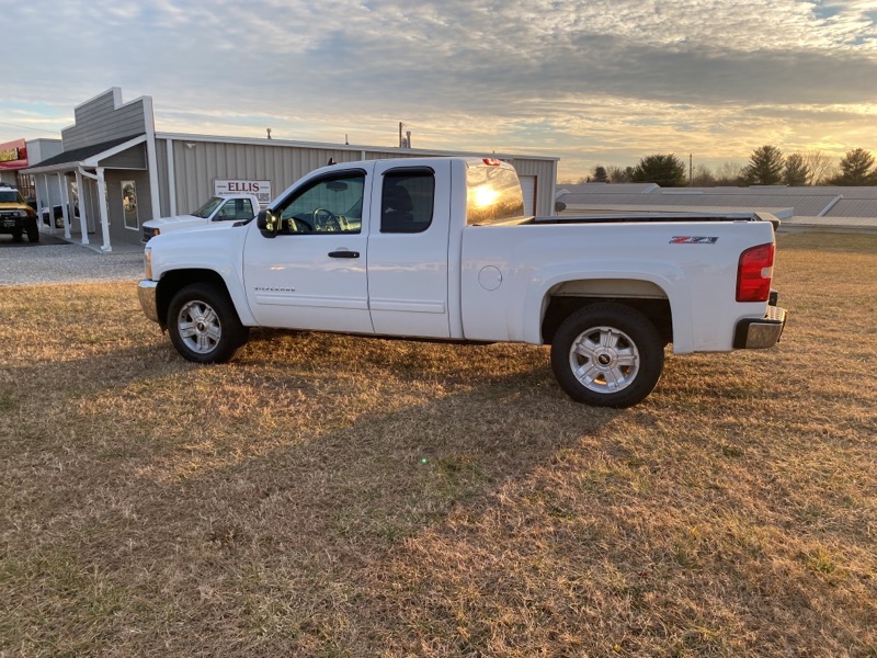Used 2013 Chevrolet Silverado 1500 LT Ext. Cab 4WD for Sale in Franklin