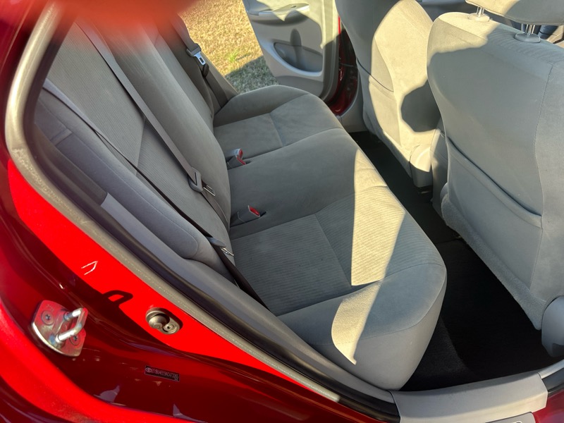 Toyota Corolla 4dr Sdn LE Auto 2010