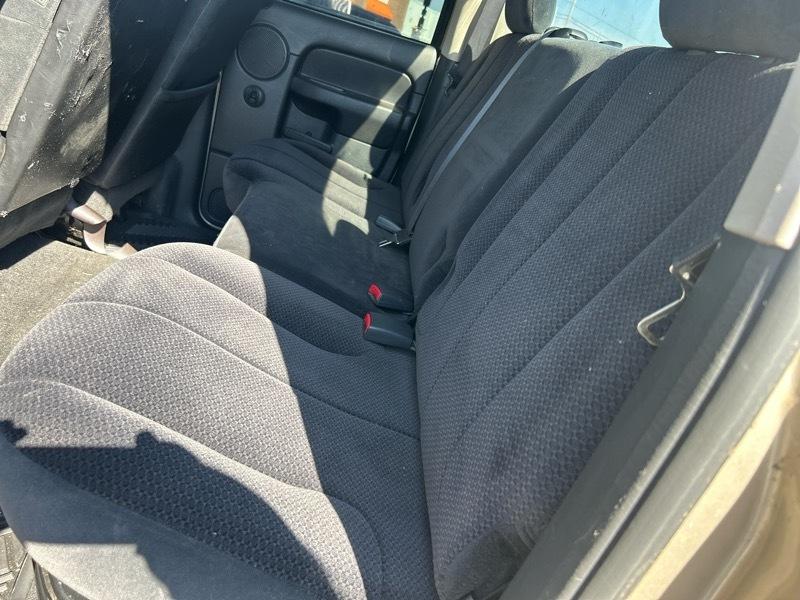 Dodge Ram 1500 4dr Quad Cab 140.5 4WD SLT 2005