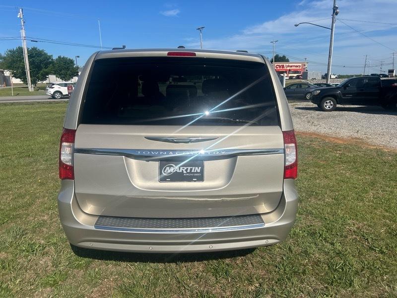 Chrysler Town & Country Touring-L 2012