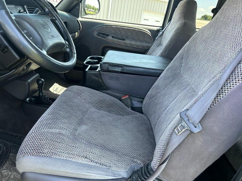 Dodge Ram 1500 4WD Reg Cab 120.5" Sport 2001