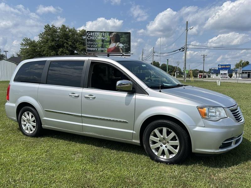Chrysler Town & Country Touring-L 2011