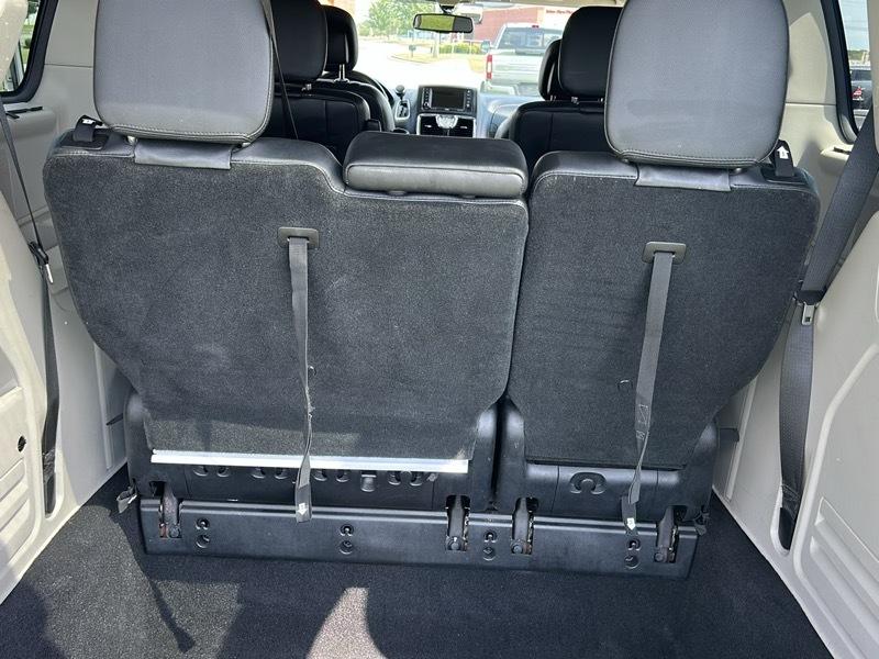Chrysler Town & Country Touring-L 2011