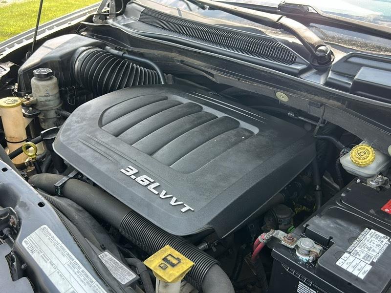 Chrysler Town & Country Touring-L 2011