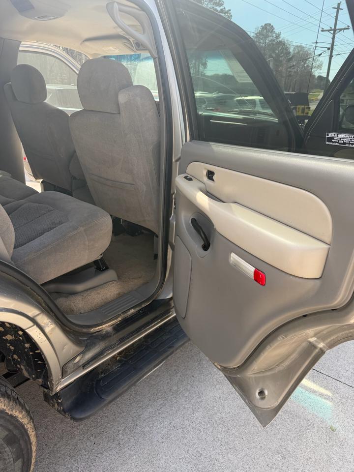 Chevrolet Tahoe 2WD 2002