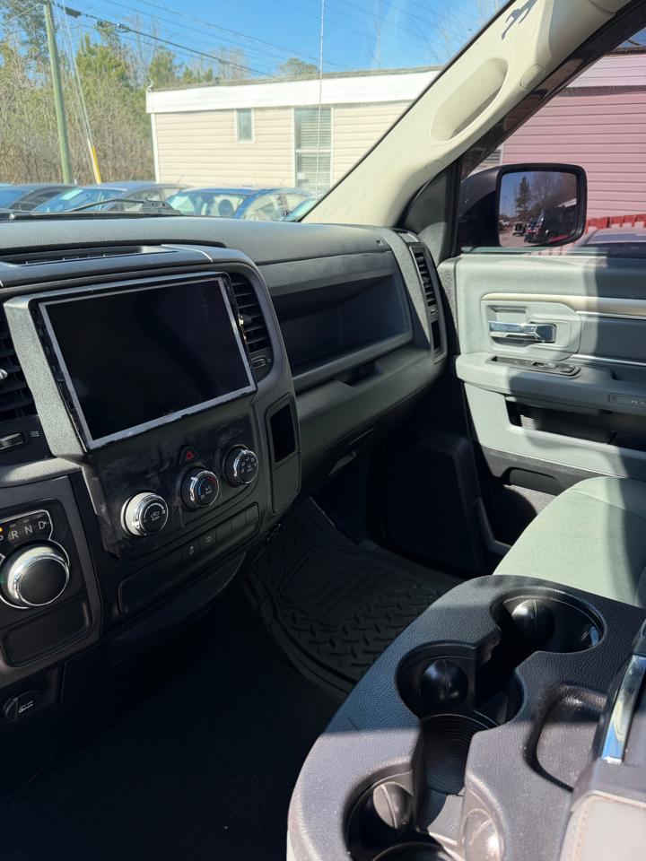 RAM 1500 2WD Crew Cab 140.5" Sport 2016