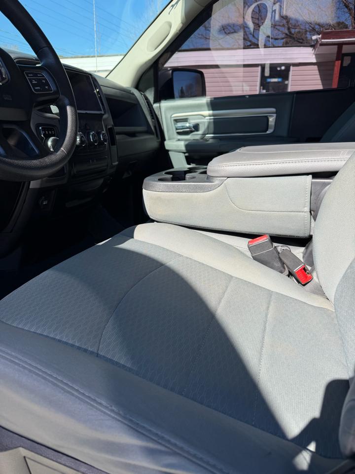 RAM 1500 2WD Crew Cab 140.5" Sport 2016