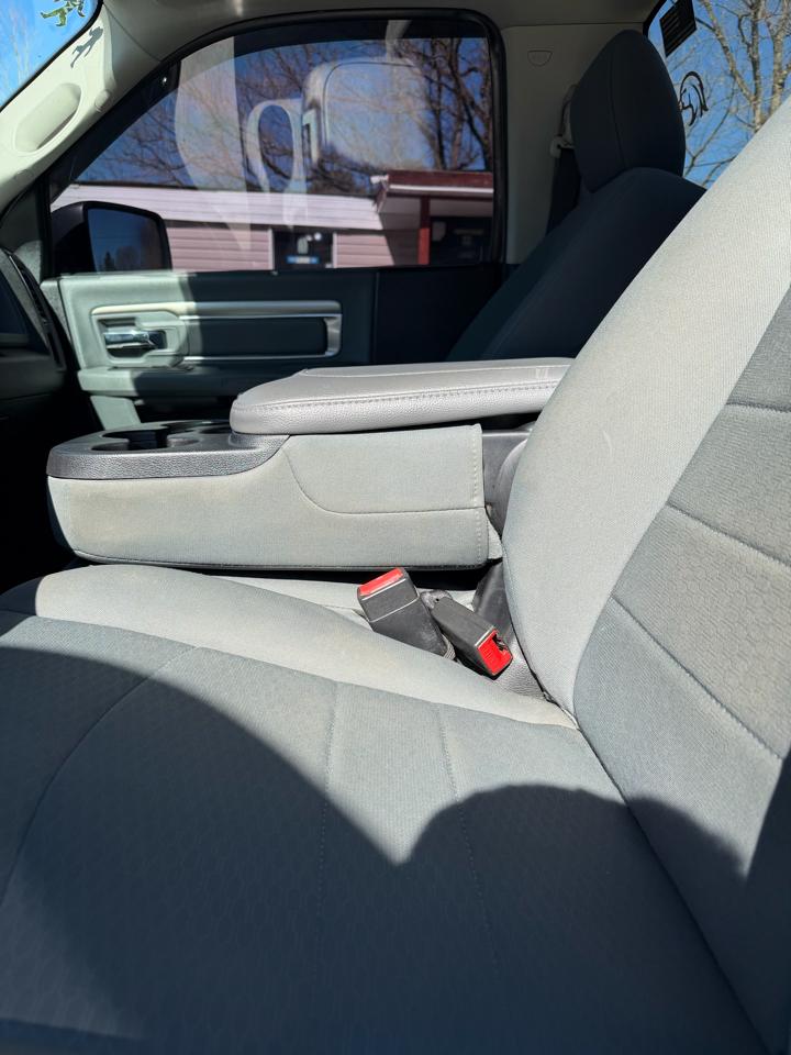 RAM 1500 2WD Crew Cab 140.5" Sport 2016