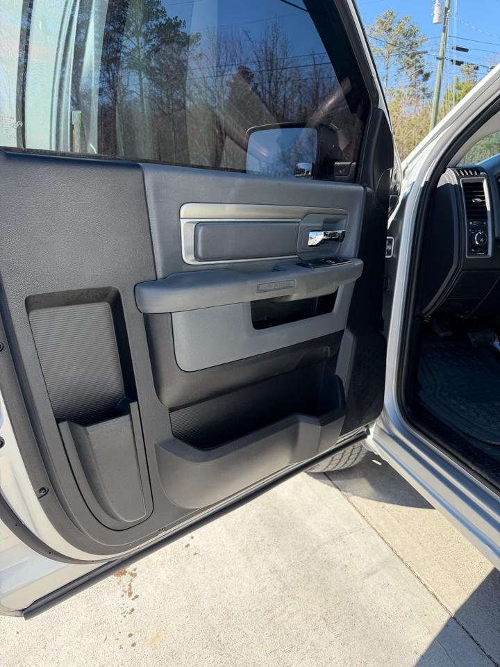 RAM 1500 2WD Crew Cab 140.5" Sport 2016