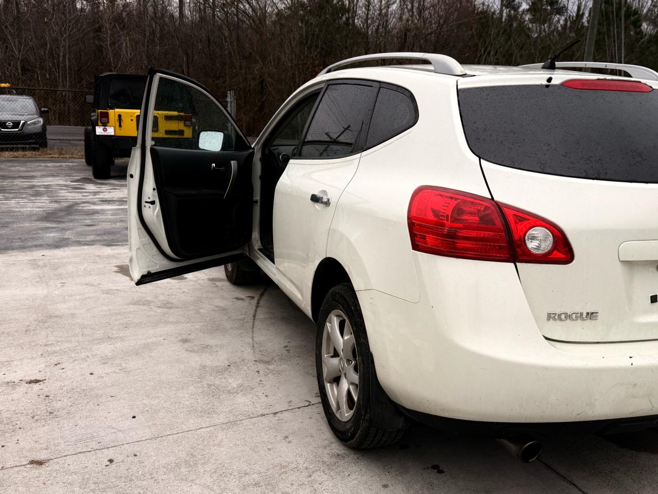 Nissan Rogue S AWD 2010