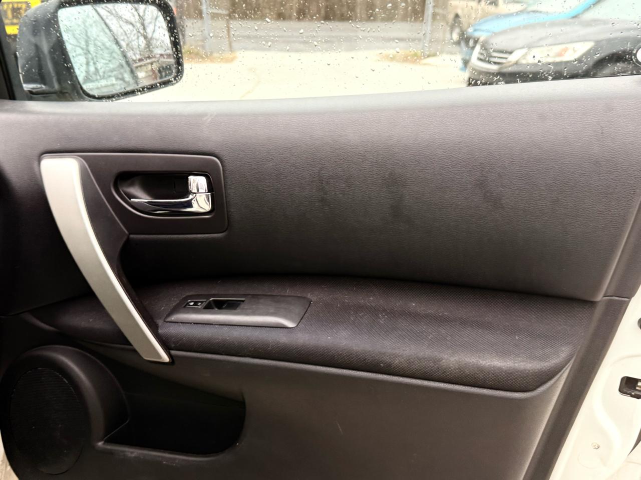 Nissan Rogue S AWD 2010