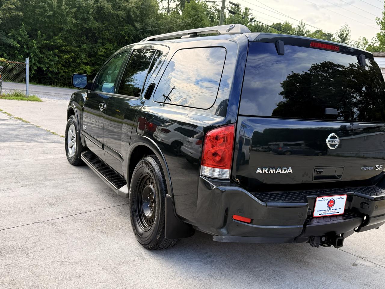 Nissan Armada LE 2WD 2009