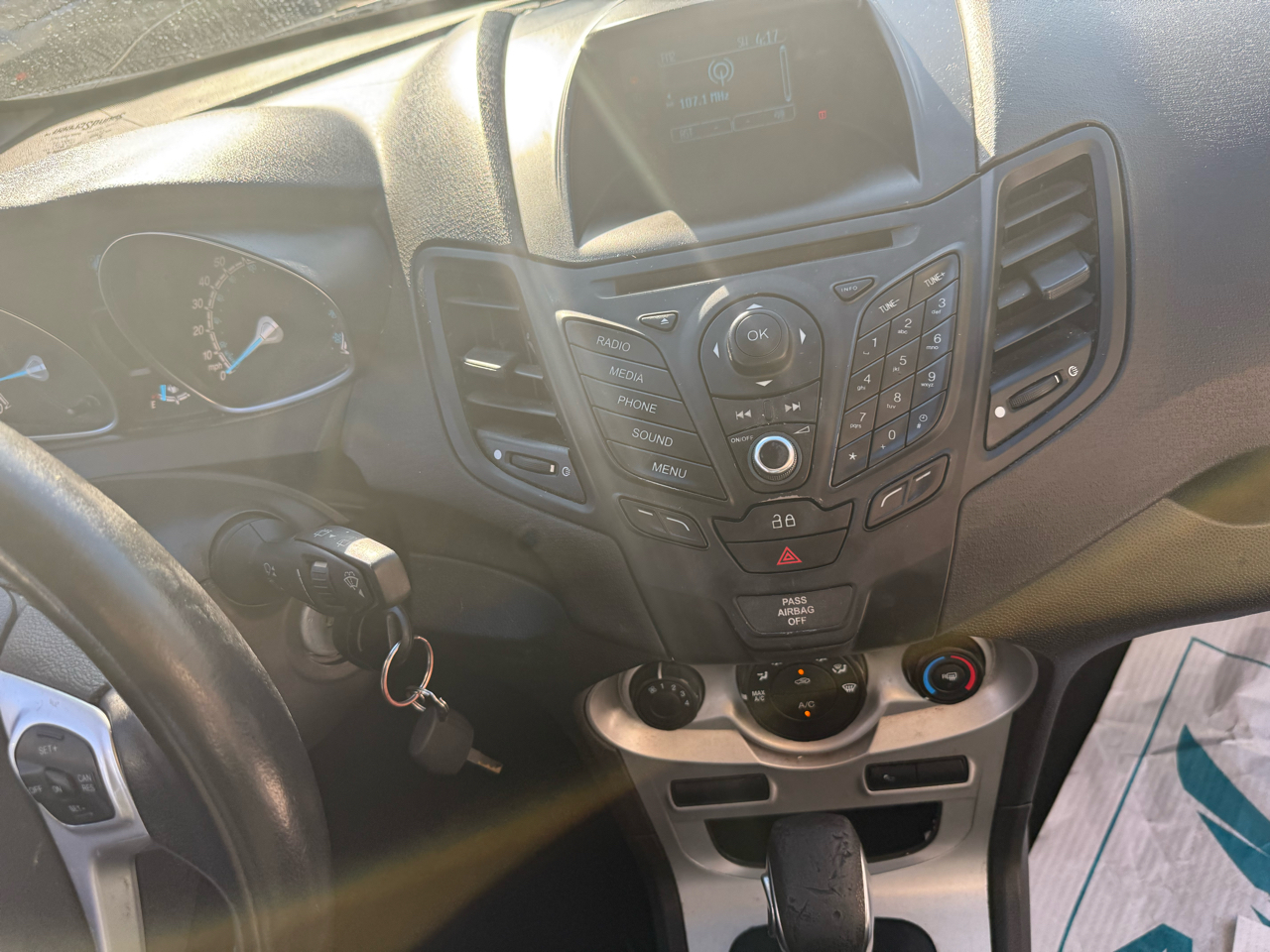Ford Fiesta SE Hatchback 2015 Ford Fiesta SE Hatchback 2015
