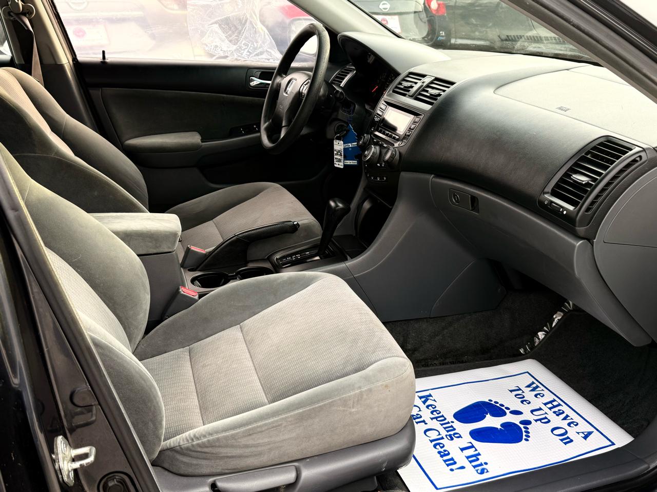 Honda Accord LX V-6 Sedan AT 2004