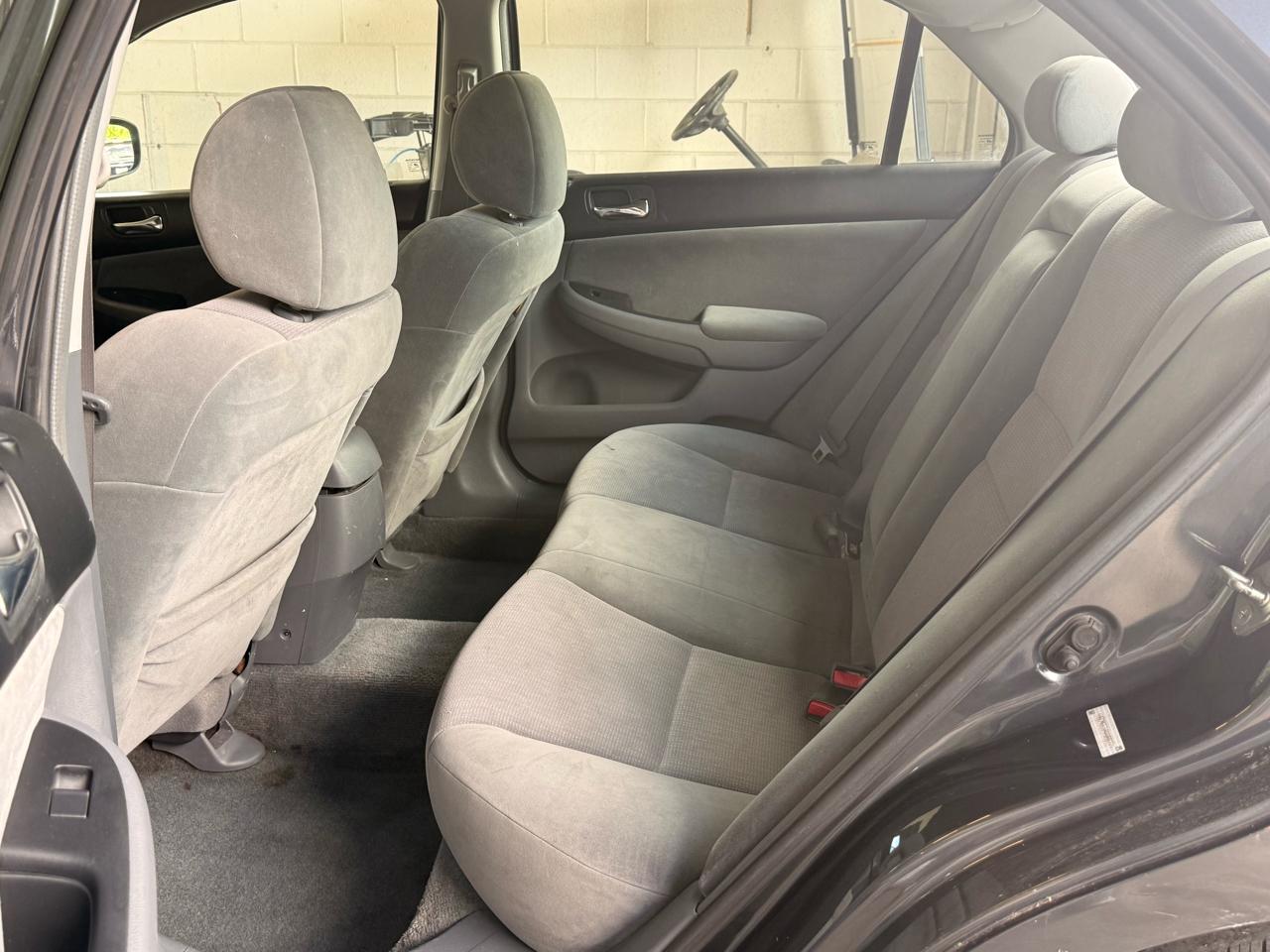 Honda Accord LX V-6 Sedan AT 2004